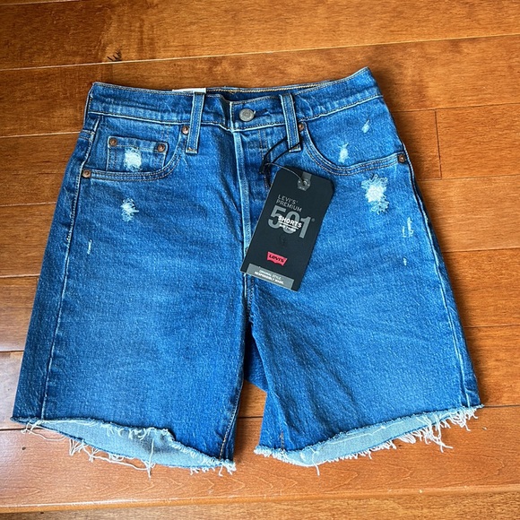 NWT Levi's 501 Mid Thigh Jean Easy Through Hip Jean Shorts - Picture 2 of 9
